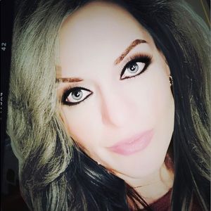 Meet your Posher, Liz